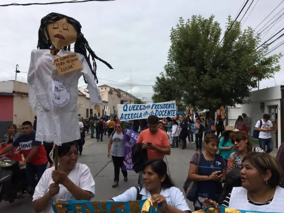 ¿Peligran las clases?: docentes convocan un paro para el viernes