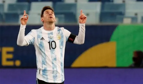Es leyenda: Messi se convirtió en el futbolista con más presencias en la selección