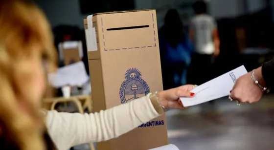 Provincia analiza que se vote también en instituciones deportivas y salones comunitarios