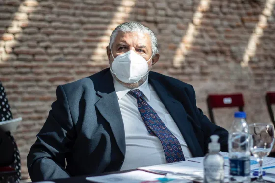 Juan José Esteban dijo estar en contra de que se vote con fiebre