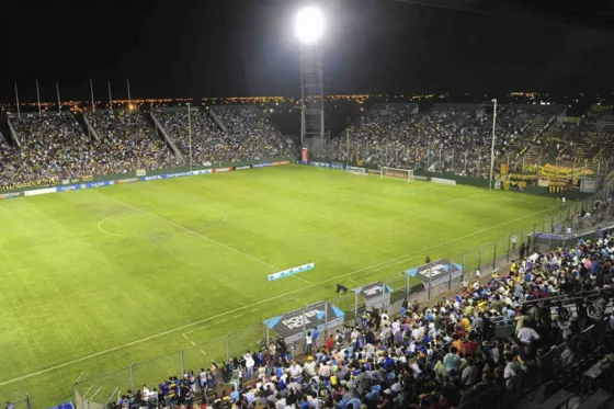 Vuelven los hinchas a las canchas de Salta: así será el protocolo