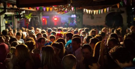 Boliches piden reabrir con bailes en burbujas