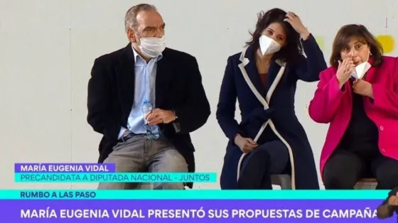 El desagradable gesto de Fernando Iglesias durante un acto de Vidal