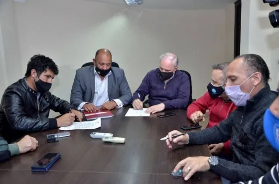 Conflicto docente: de cuánto es el aumento que acordó el Gobierno y los gremios