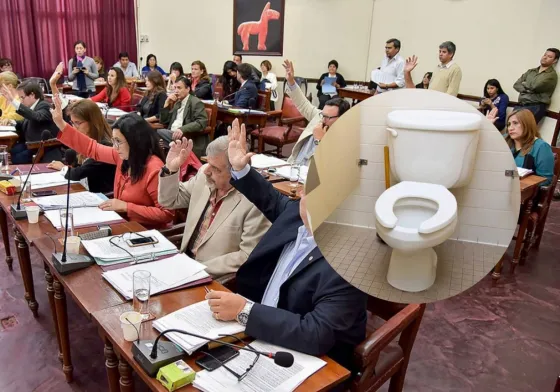 Insólito: en medio de la sesión, un concejal pidió permiso para ir al baño