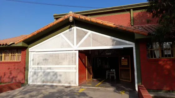 Escuela salteña tuvo que suspender las clases porque desbordó una cloaca