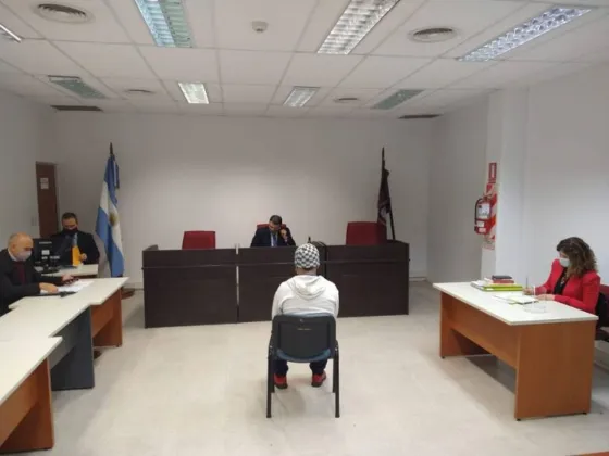 Condenaron a un hombre que trepó una reja para robar una reposera