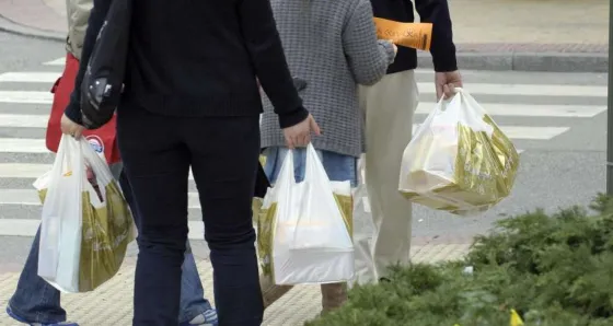 El primero de julio vuelven las bolsas plásticas a los supermercados salteños