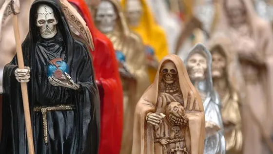 Un curandero la engañó con “San La Muerte” y abusó de ella