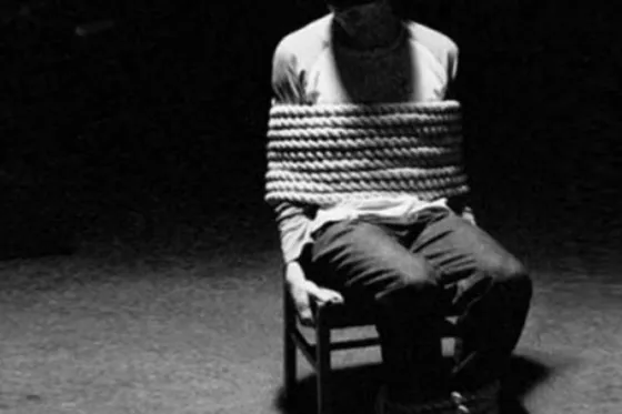 Tres mujeres lo secuestraron y lo violaron todo el fin de semana