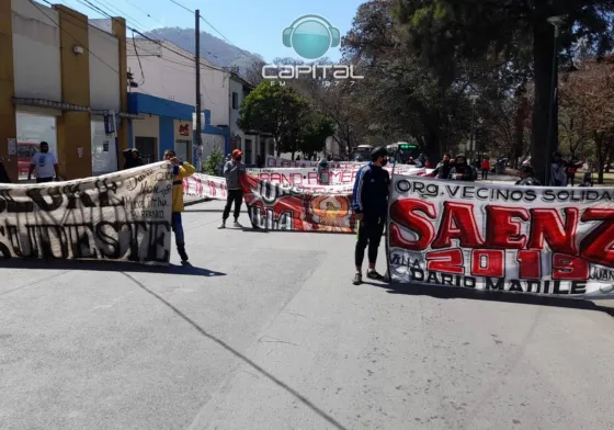 Caos en el centro: Volvieron los cortes en la Av. San Martín