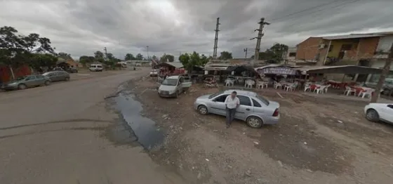 Fue asesinado por reclamarle a un hombre que orinaba en la vía pública