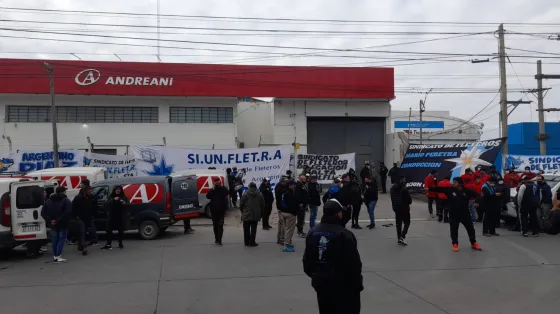 Denuncian que Andreani echó a varios empleados "injustificadamente"