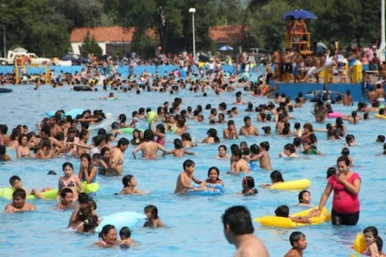 A preparar el traje de baño: cuándo vuelven los natatorios municipales en Salta