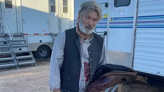 Filmaban una pelicula y mató accidentalmente de un disparo a una mujer