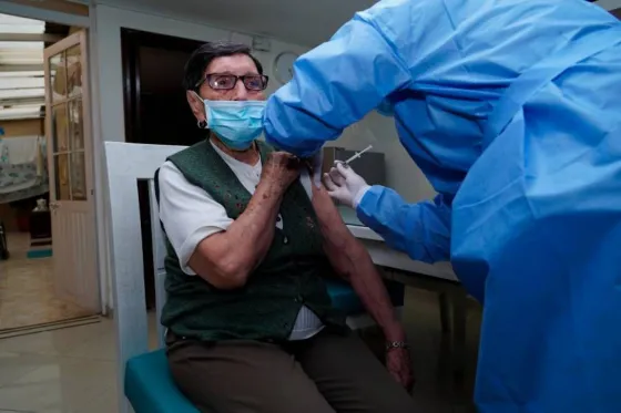 Salta comenzó a aplicar la tercer dosis: quiénes la recibirán