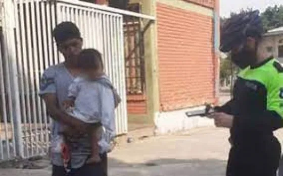 Quería cruzar a Bolivia con una bebé secuestrada: lo detuvieron de milagro