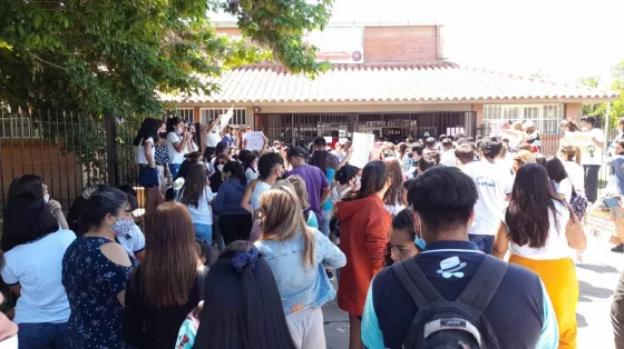 Acoso en el colegio 11 de Septiembre: imputarán a uno de los docentes por grooming