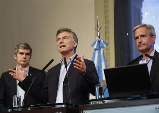Macri reformará las leyes de Migración, ART y reducirá los feriados vía decreto