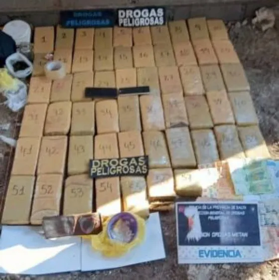 Un hombre de 25 años fue detenido por tener 56 ladrillos de droga