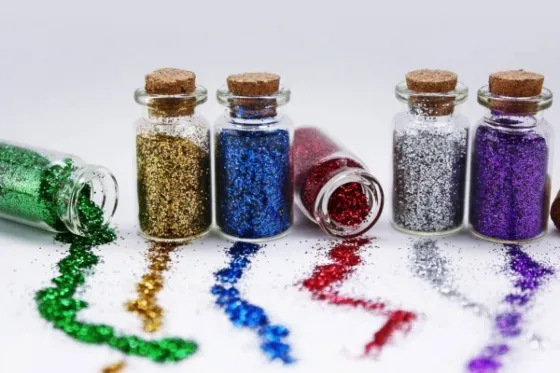 Una nena aspiró purpurina y quedó en terapia intensiva