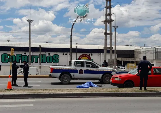 Accidente fatal frente al Cofruthos: Una mujer intentó cruzar y murió atropellada