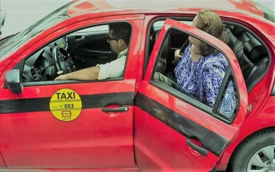 Mañana sube la tarifa de taxis y remises, otra vez