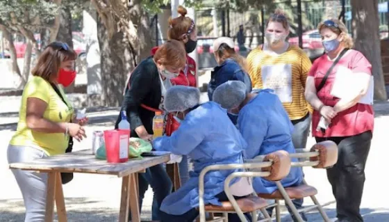 Hoy funcionan cinco vacunatorios móviles COVID-19 en la Capital