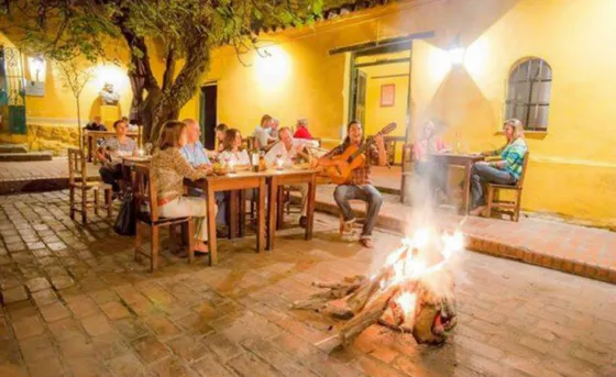 Un histórico de folclore salteño cantó en un templo de la música provincial. Mirá el video