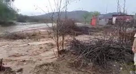 Guachipas: desbordó un río y varias viviendas se vieron afectadas