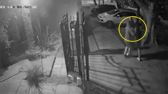 VIDEO: Lo quiso robar, se arrepintió y terminó abrazando a la víctima