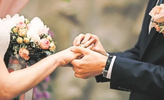 Se divorciaron tres minutos después de haberse casado