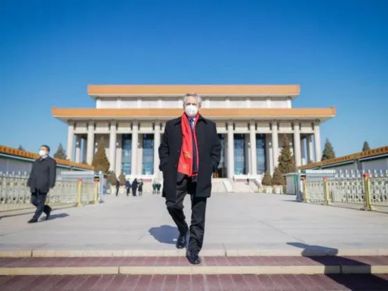 El presidente Fernández regresó a la madrugada de su gira por Rusia, China y Barbados