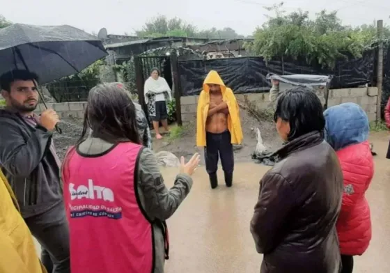 Lo que el agua se llevó: familias evacuadas, árboles caídos y calles inundadas