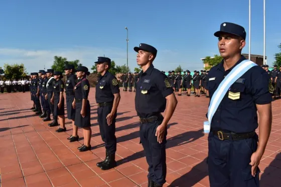 Denuncian que cadetes de la policía trabajan gratis hace meses