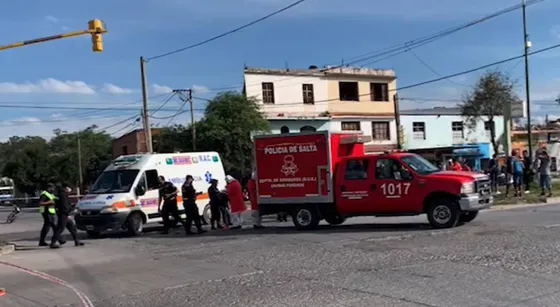 Tragedia en la Tavella: una nena cayó del auto de su papá y la atropellaron