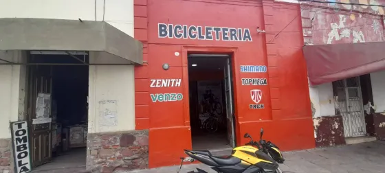 Una bicicletería céntrica sufrió un robo millonario