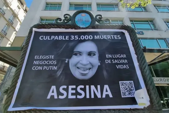 Cuatro hombres serán imputados por los afiches contra Cristina Kirchner