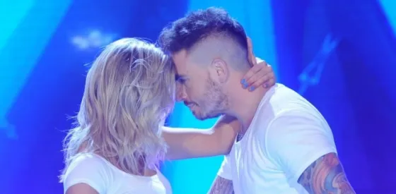 El actor publicó una frase en twitter y ella le contestó