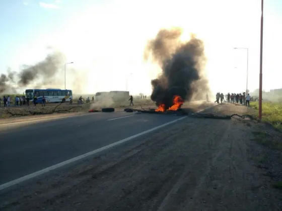 "Les pedimos a los bagayeros que levanten el corte para que la ciudad vuelva a la normalidad"