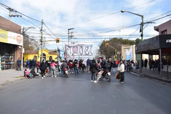 Caos en el centro de Salta por manifestaciones sociales