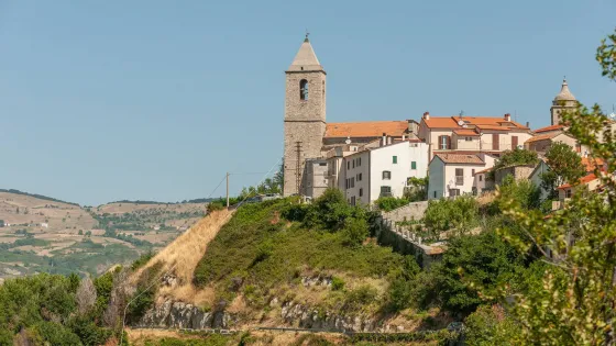Cuatro pueblos europeos buscan argentinos para vivir en sus tierras