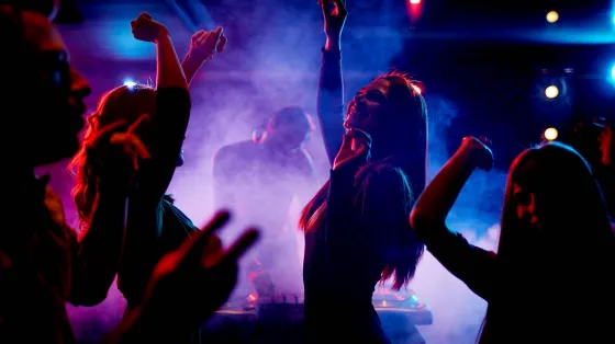 Iban a los boliches pero no a bailar: Robaban celulares a los fiesteros