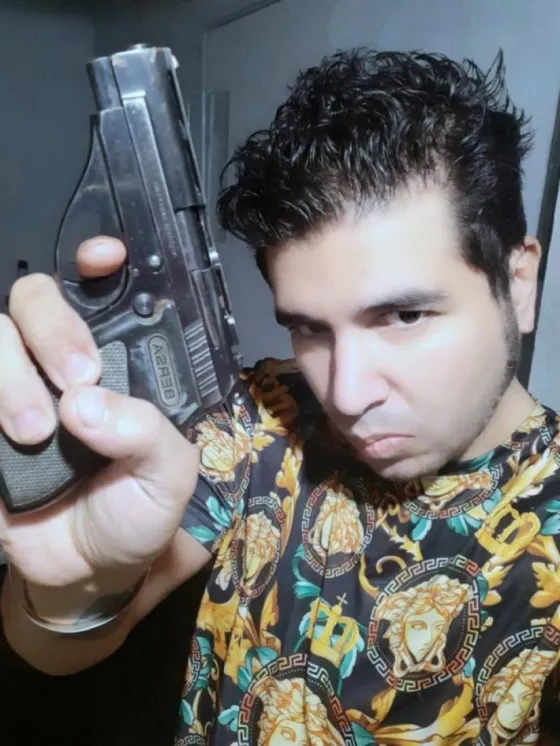 El celular de Sabag Montiel tenía un video que lo muestra accionando la pistola