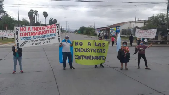 En contra de la empresa fundidora, vecinos de Cerrillos exigen apoyo de la intendencia