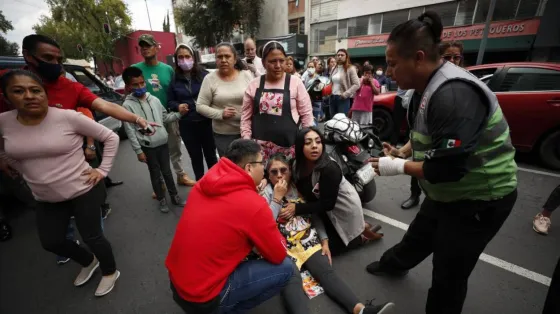 Un sismo de 7,4 de magnitud sacudió el centro de México