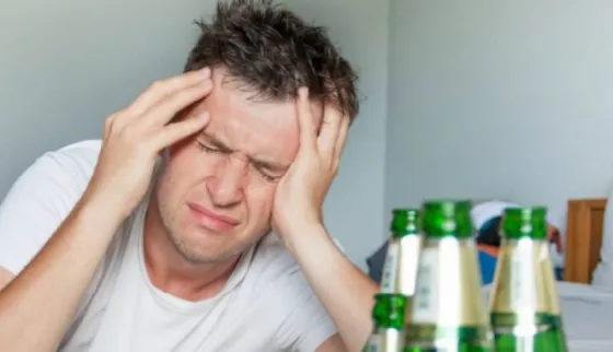 Un médico revela un truco para evitar la resaca