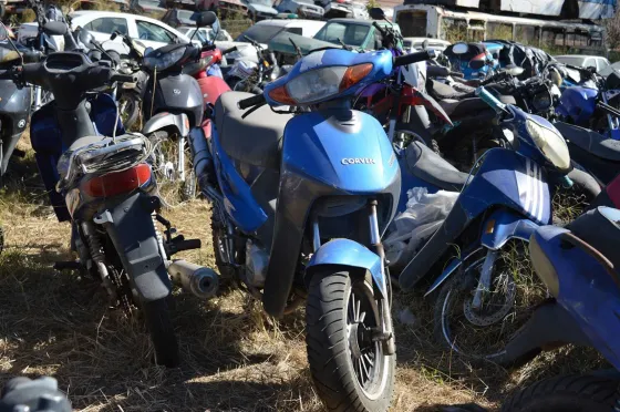 Canchón lleno: No están secuestrando autos ni motos en Salta