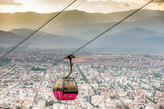 El Teleférico de Salta no está funcionando por los incendios en el cerro