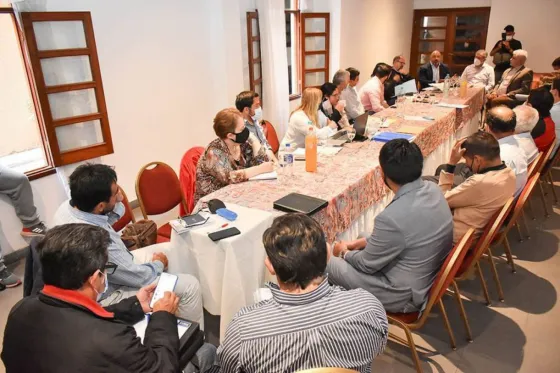 Presupuesto 2023: reunión de intendentes y legisladores del departamento Orán